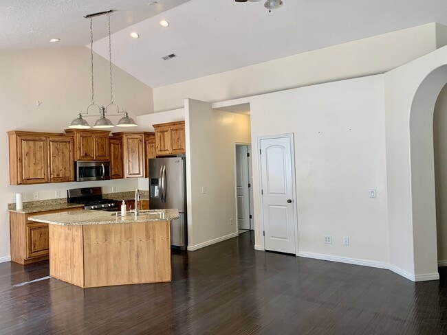 Building Photo - Pet-Friendly Four Bedroom Home with RV par...