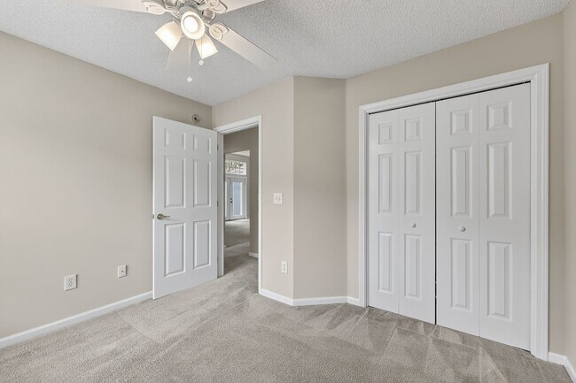 Building Photo - 12799 Glade Springs Dr S