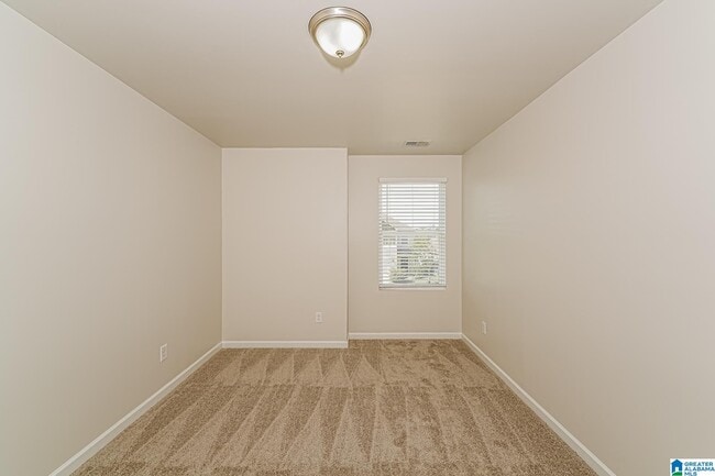 Building Photo - 855 Hawthorn Ln