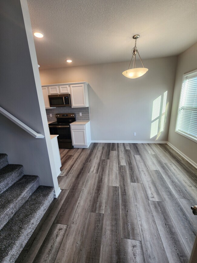 Building Photo - 3963 NE 2nd Ln