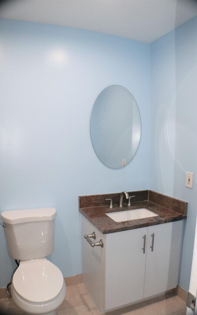 Building Photo - 464 Burgundy N