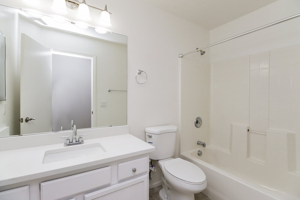 Building Photo - 3724 W Pleasant Ln