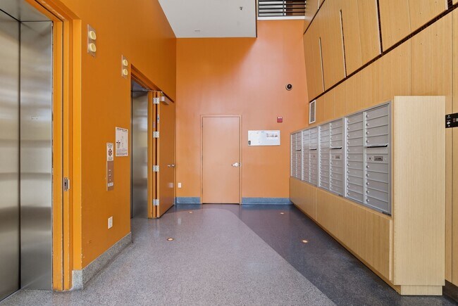 Building Photo - 200 2nd St