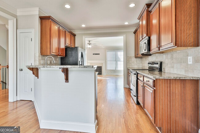 Building Photo - 205 Lexington Village