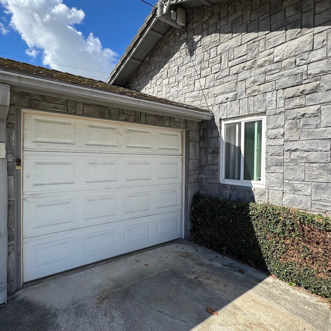 Building Photo - 340 Pacific St