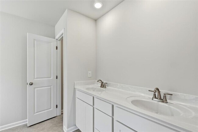 Building Photo - 54 Umber Ln