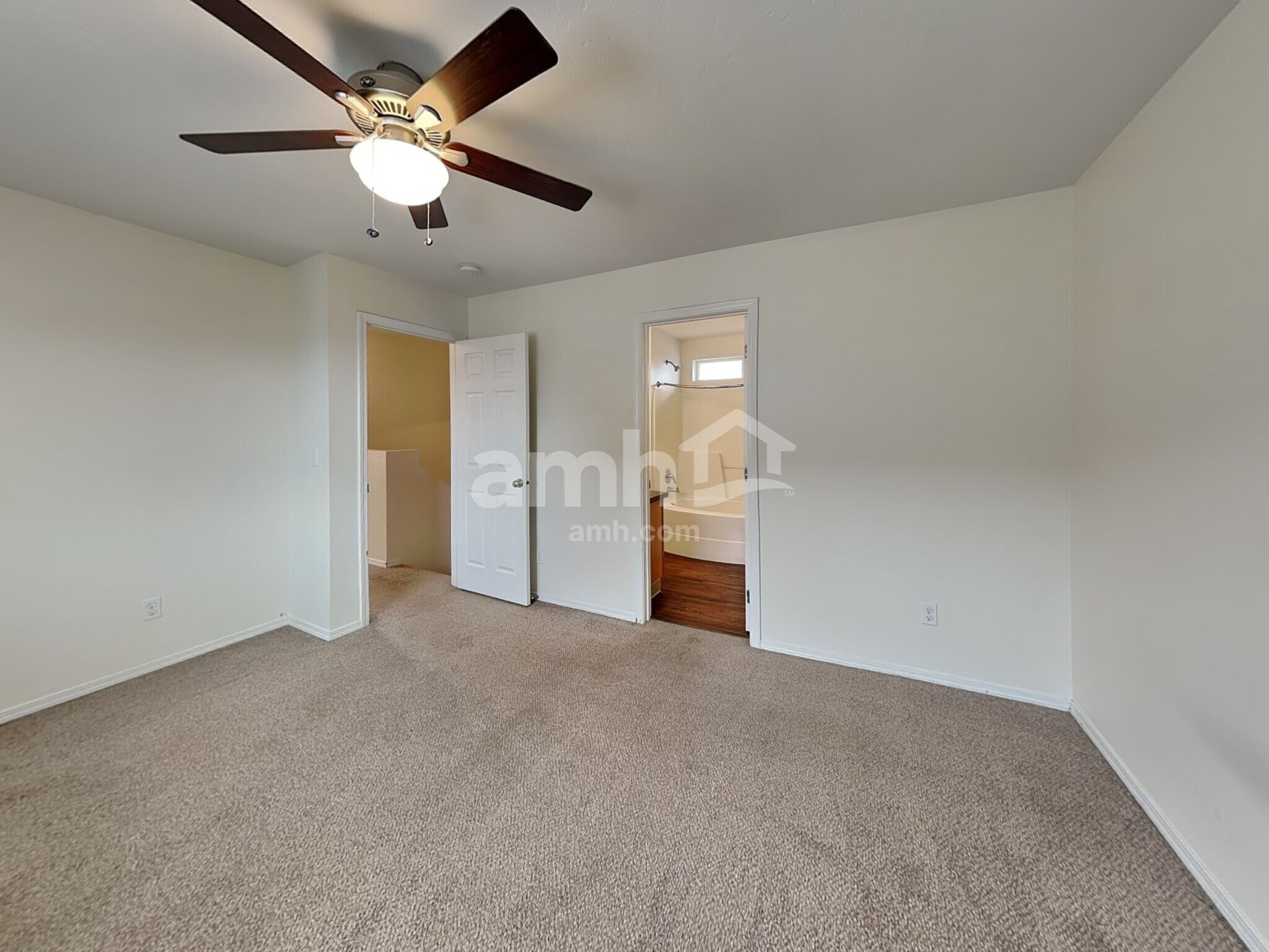 Building Photo - 10062 W Rustica St