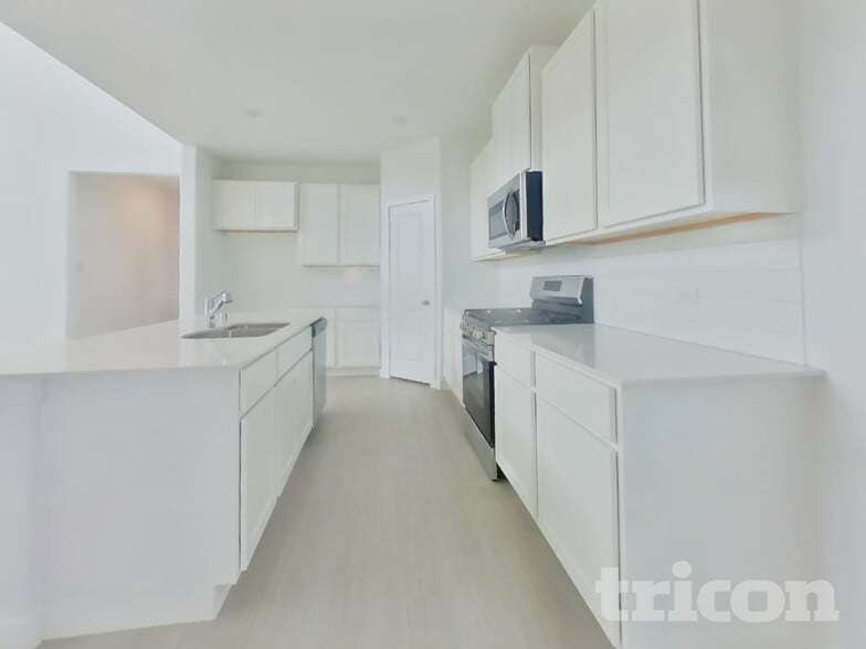 Building Photo - 2701 Brushy Lk Dr