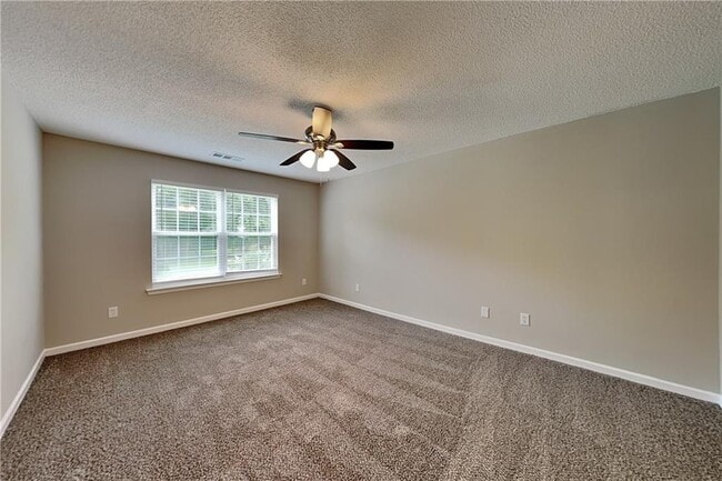 Building Photo - 1128 Grandview Cir