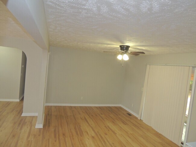 Building Photo - 7115 Enfield Dr