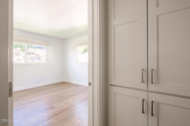 Building Photo - 5447 Rock Castle Dr