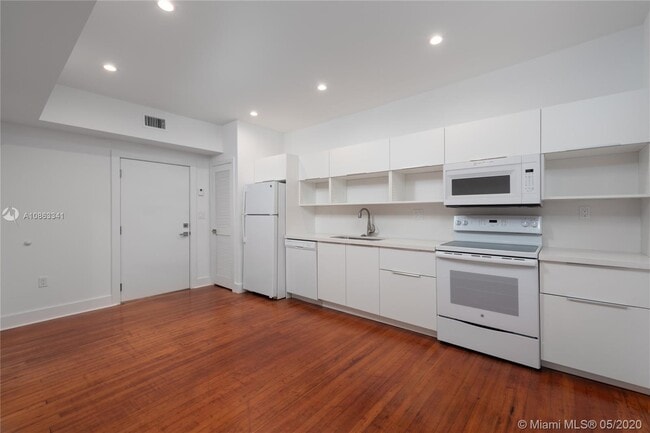 Building Photo - 3669 Poinciana Ave