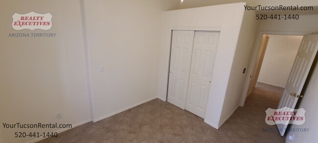 Building Photo - Starr Pass Shadows 4 bedrooms and 2 bathrooms