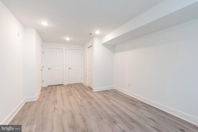 Building Photo - 1423 N 8th St