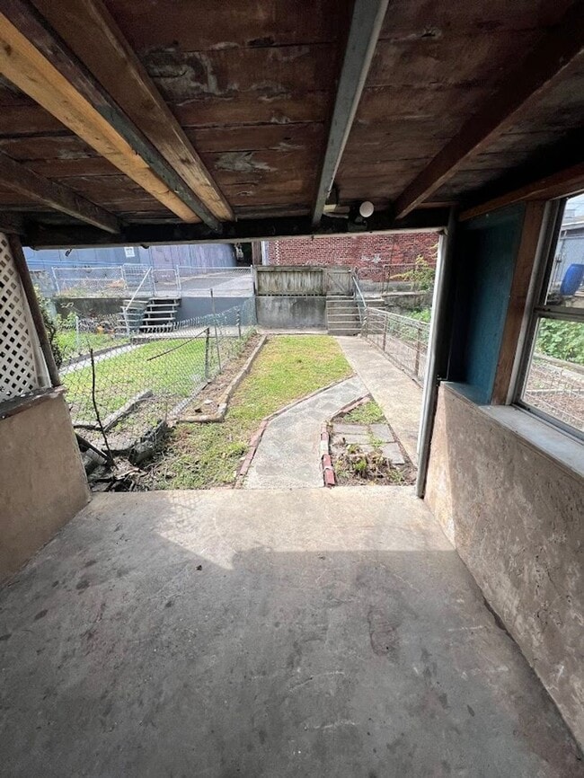 Building Photo - Single Family Home