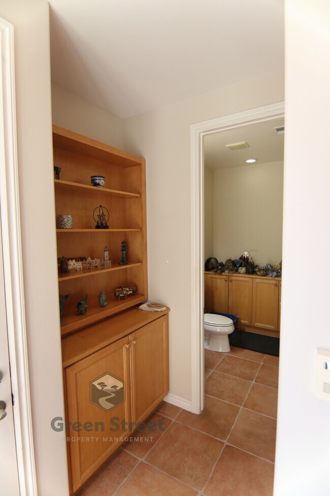 Building Photo - 2975 W.Evans Rd