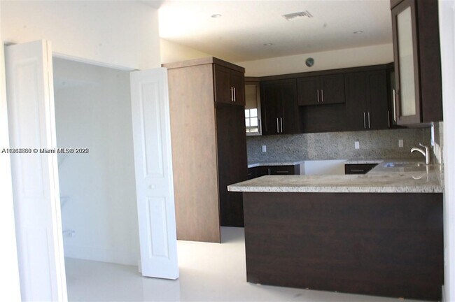 Building Photo - 15635 SW 12th Terrace