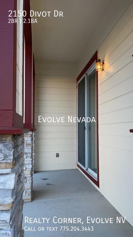 Building Photo - 2150 Divot Dr