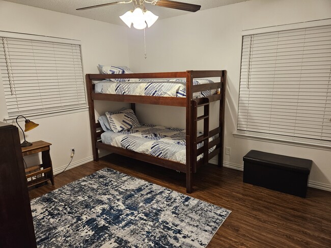 3rd Bedroom, Twin Bunks - 332 Cheyenne Trl