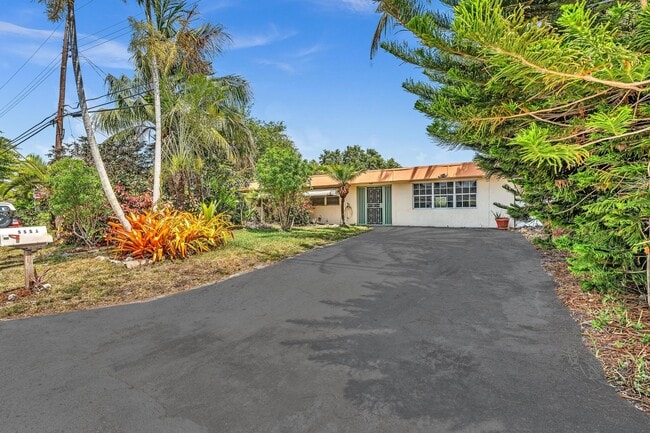 Building Photo - 5551 SW 57th St