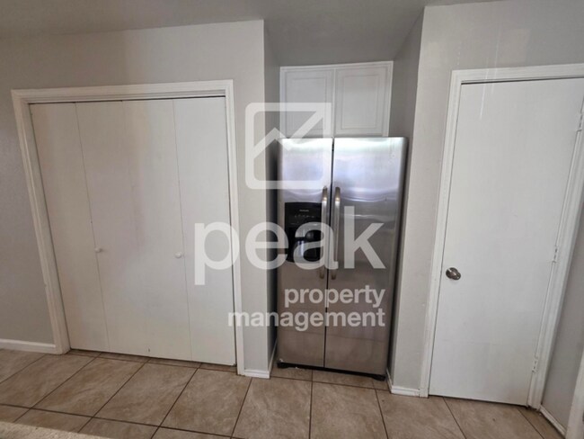 Building Photo - $1,250 2 Bed, 1 Bath for Rent in Weatherford!