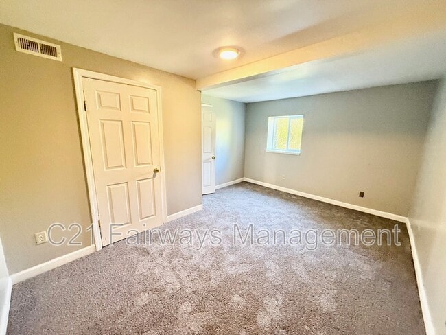 Building Photo - 2580 Pitcairn Rd