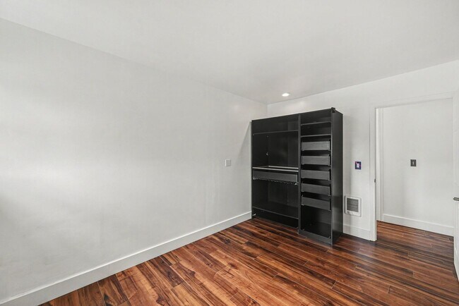 Building Photo - 9451 36th Ave SW