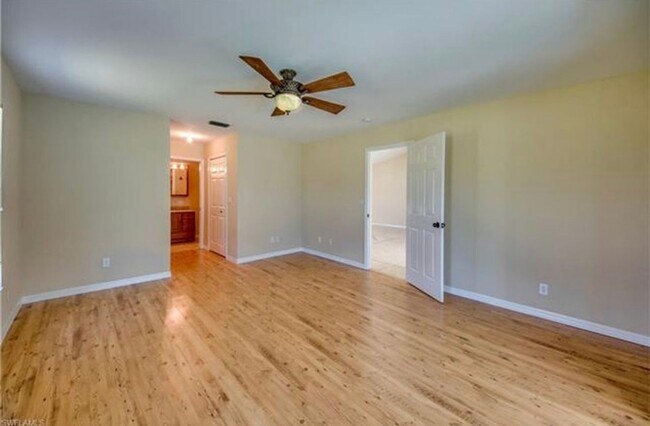 Building Photo - 1322 SW 5th Pl