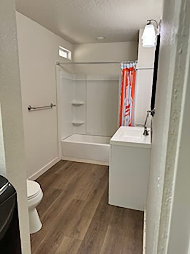 Building Photo - Great 3 Bdrm 2 Bath Home in Denton Tx