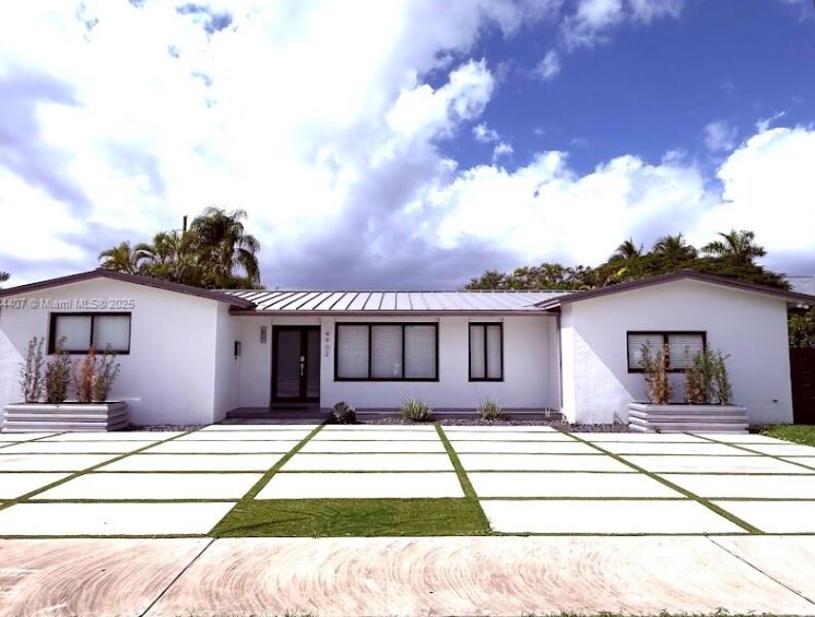 Primary Photo - 4902 SW 87th Pl