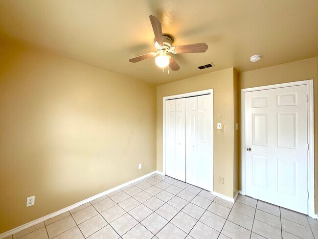 Building Photo - Convenient & Low-Maintenance Living Near St. Mary’s University!