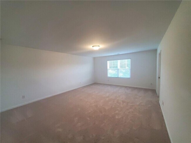 Building Photo - 5745 Thornton Dr