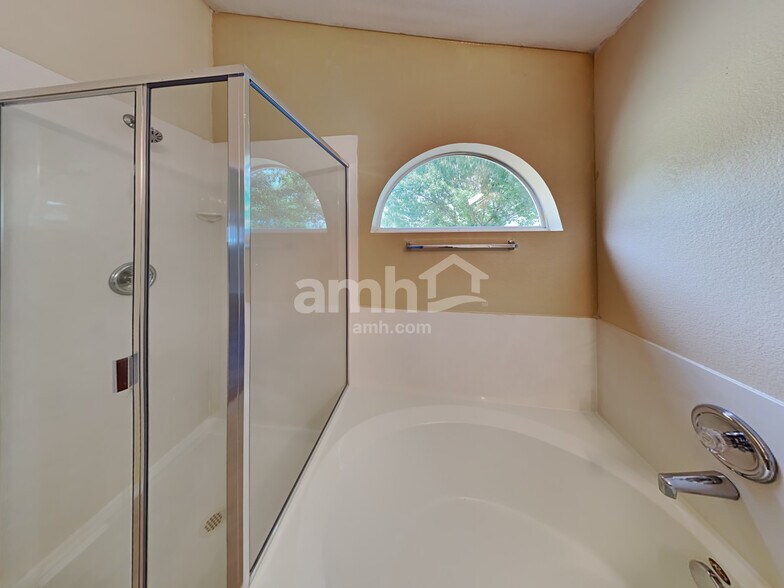 Building Photo - 8321 Brigalow St