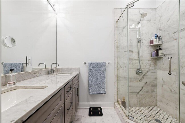 Building Photo - 41 Bentley Ave