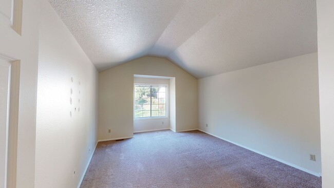 Building Photo - Prime Mountain Park Location! Minutes to D...