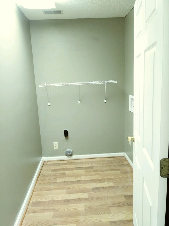 Laundry Room - 702 E McCarty St