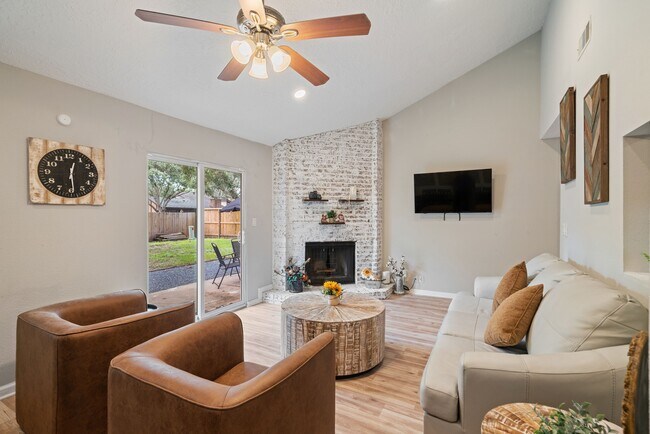 Building Photo - 2523 Village Oak Dr.