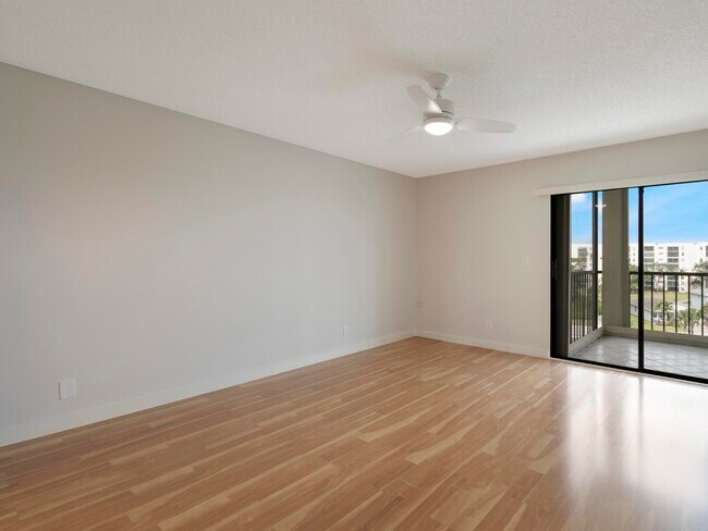 Building Photo - 7380 S Oriole Blvd