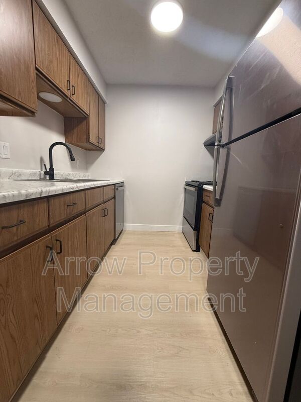 Building Photo - 539 N 24th St