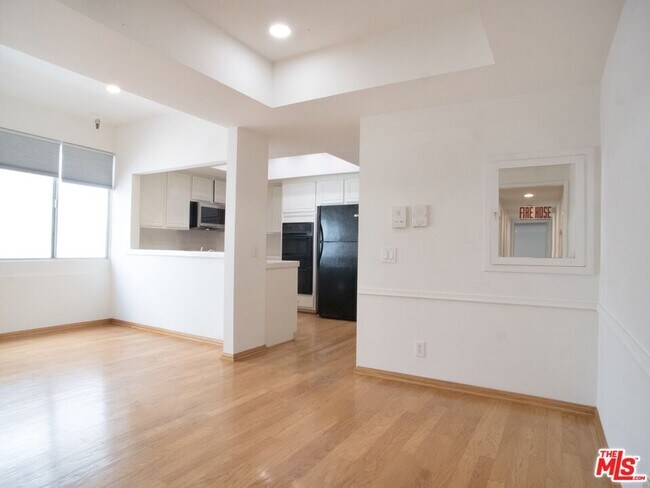 Building Photo - 1655 Selby Ave