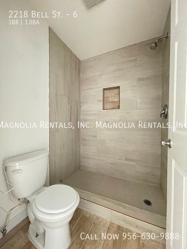 Building Photo - 2218 Bell St