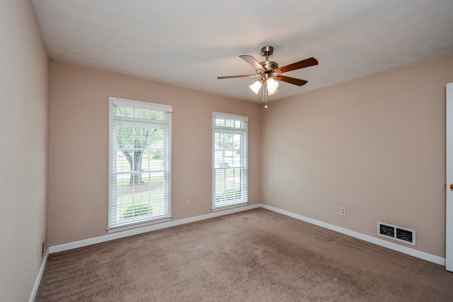 Building Photo - 2975 Camary Pl Dr SE