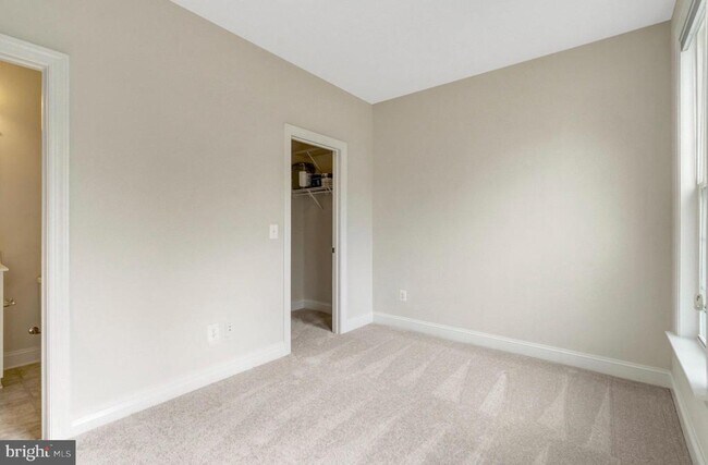 Building Photo - 8854 Orchard Ln