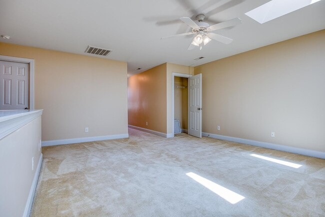 Building Photo - 3 Bedroom, 3 Bathroom Winston Salem Townhome