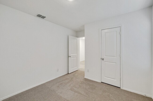 Building Photo - 2809 Ozark Cir