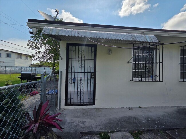 Building Photo - 11035 SW 56th St