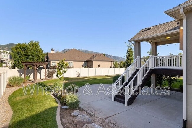 Building Photo - 1406 E 5550 S