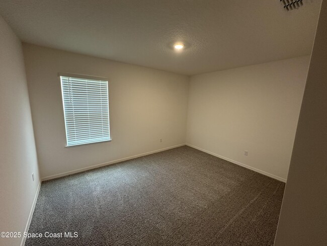 Building Photo - 2154 Ramsdale Dr SE