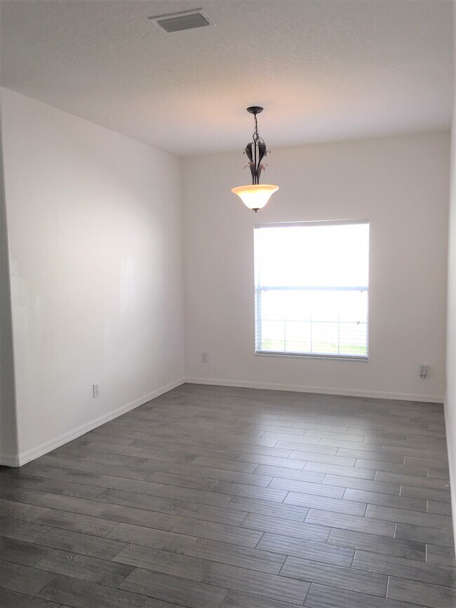 Building Photo - 5656 Indigo Crossing Dr