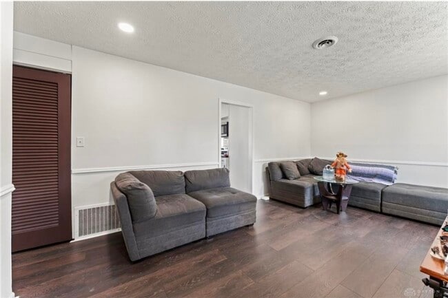 Building Photo - 1630 Falke Dr